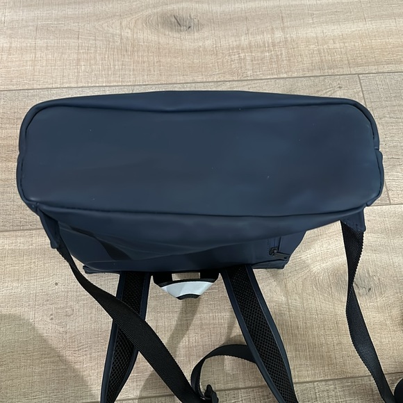 Hunter for Target small navy backpack. - Picture 11 of 14